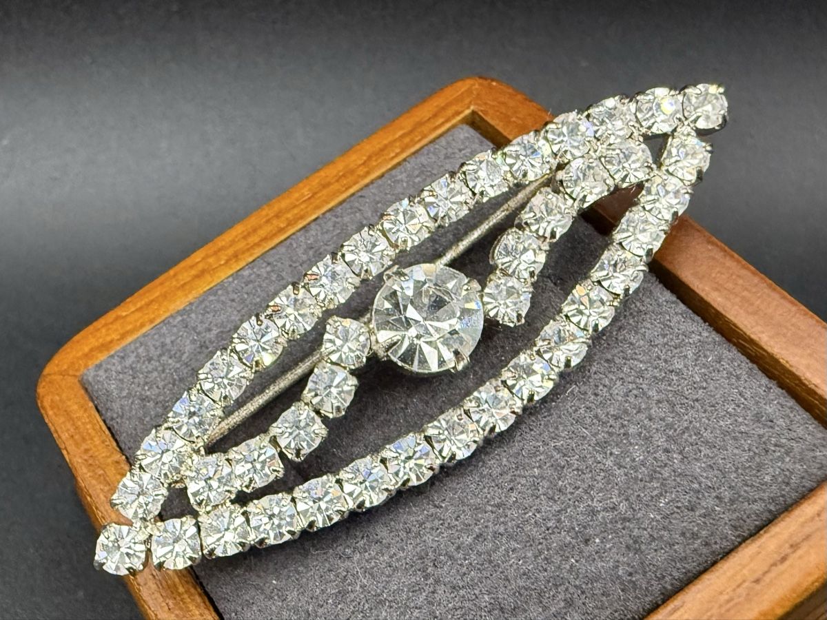 Broches & Aiguilles: Elegante Vintage-Brosche mit Strasssteinen – D'occasion à Lamone par LaCantinaMagica 4